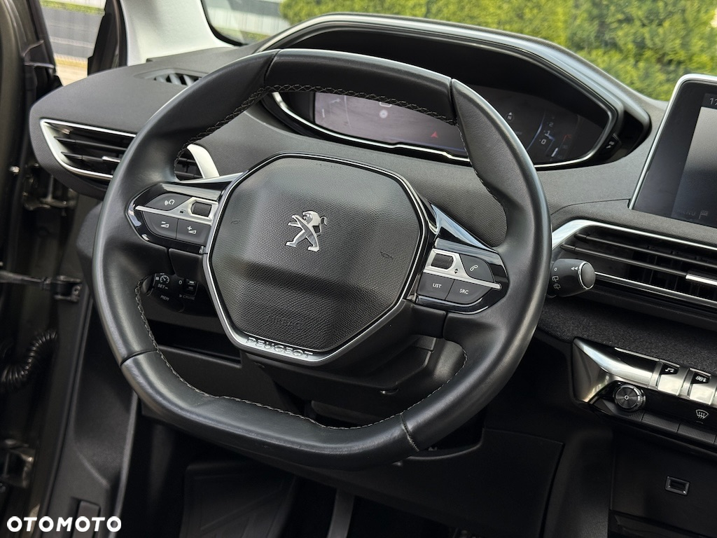 Peugeot 3008 1.5 BlueHDi Allure S&S - 23