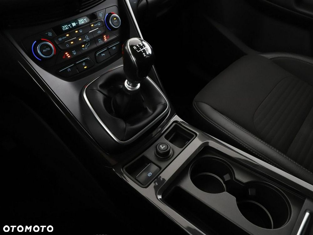 Ford Kuga 2.0 TDCi AWD Titanium - 28