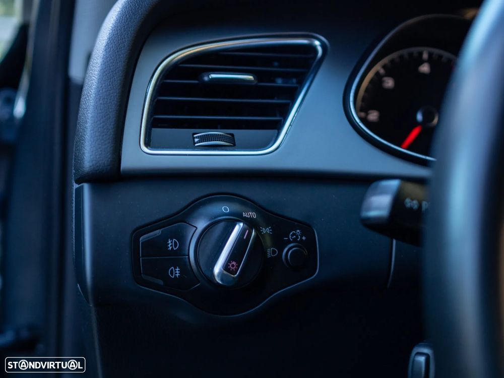 Audi A4 Avant 2.0 TDI Business Line Sport - 9