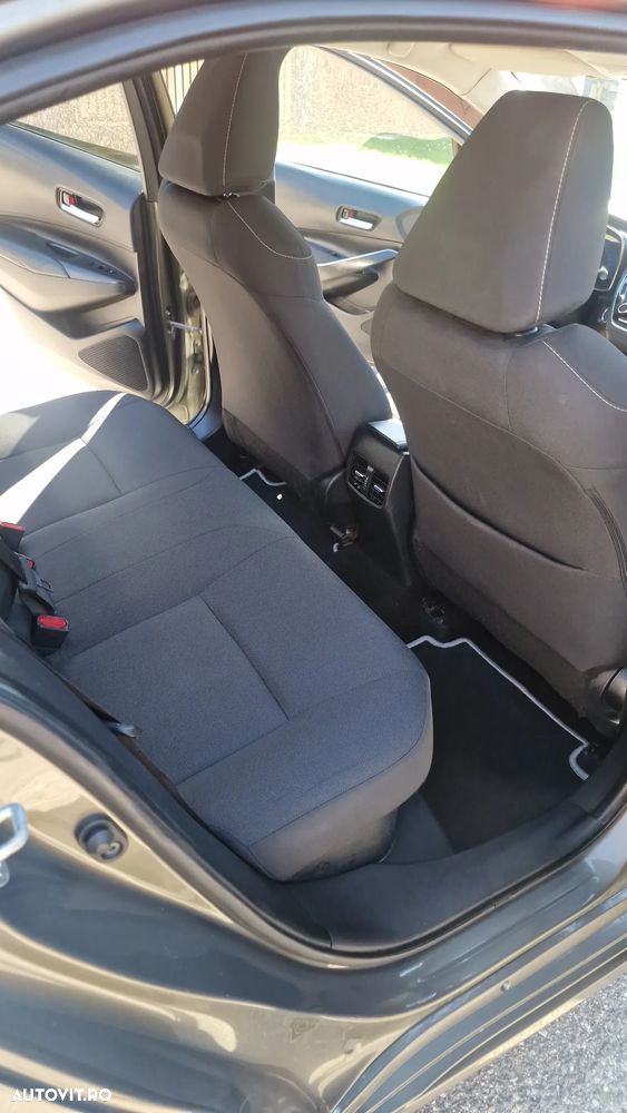 Toyota Corolla 1.8 HSD Business - 16