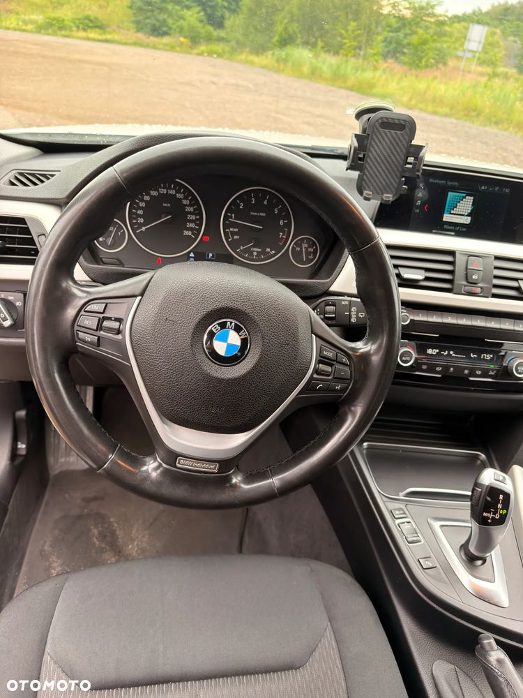 BMW Seria 3 320i xDrive - 5