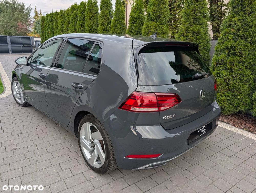Volkswagen Golf - 5