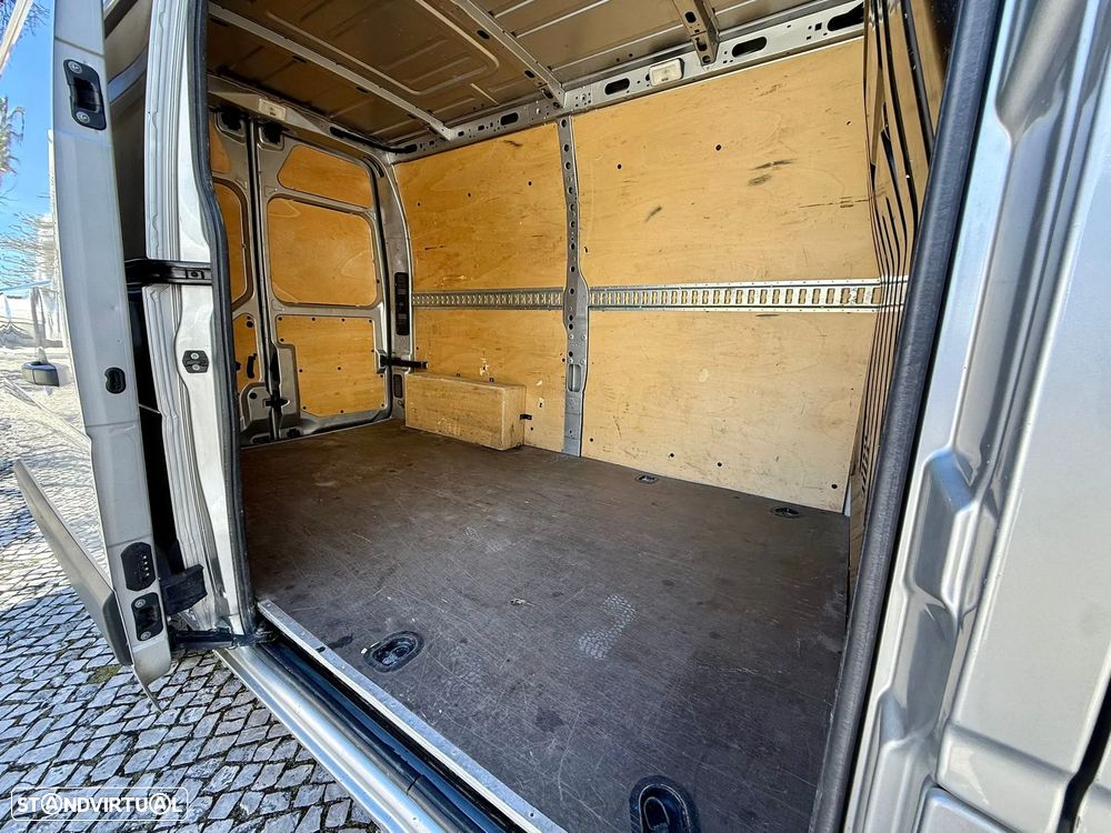 Renault Master 2.3DCI L2H2 135cv 3 Lugares - 9