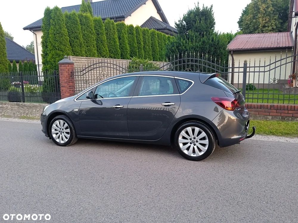 Opel Astra 1.4 T Cosmo - 4