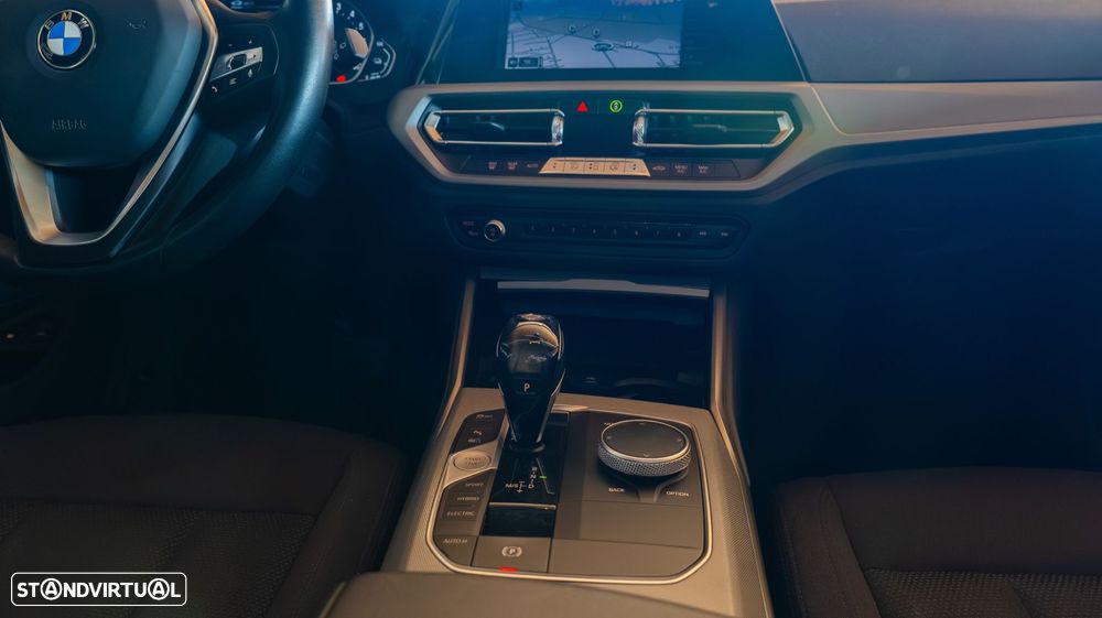 BMW 330 e Touring Corporate Edition Auto - 24