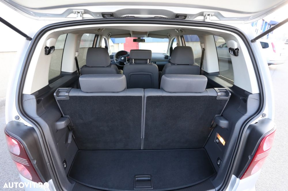 Volkswagen Touran 1.9 TDI DPF Highline - 26