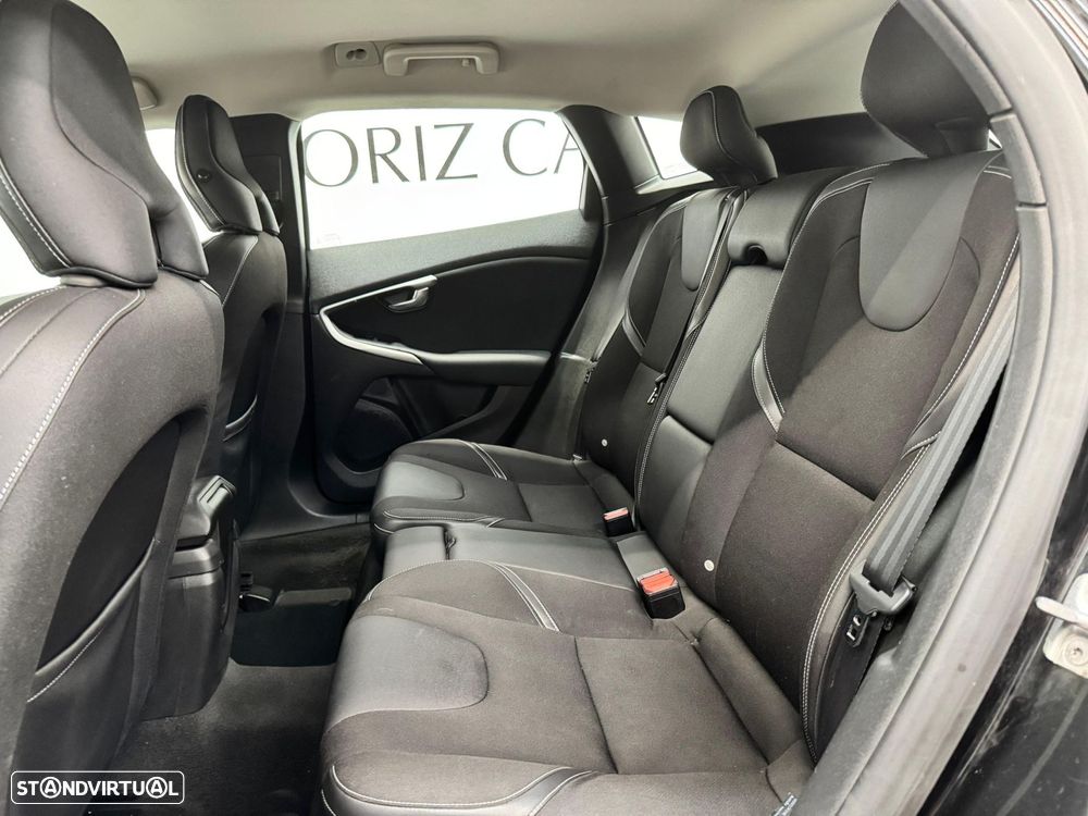Volvo V40 1.6 D2 Momentum - 18
