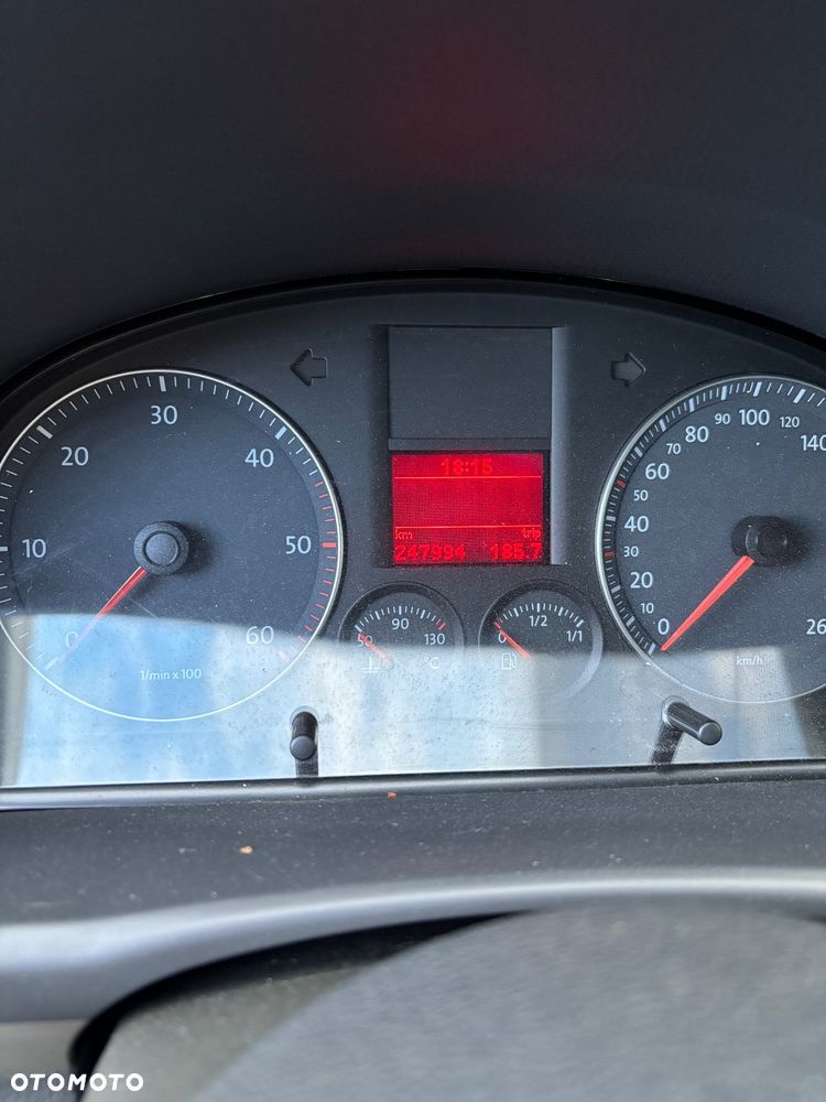 Volkswagen Touran - 7
