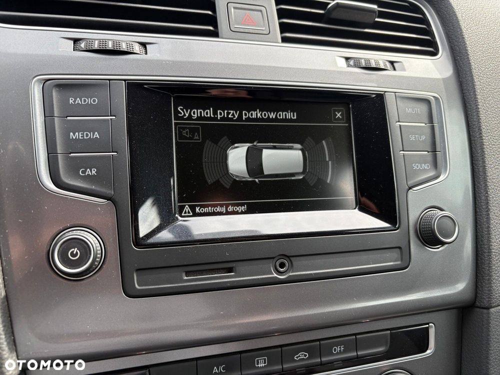 Volkswagen Golf - 26