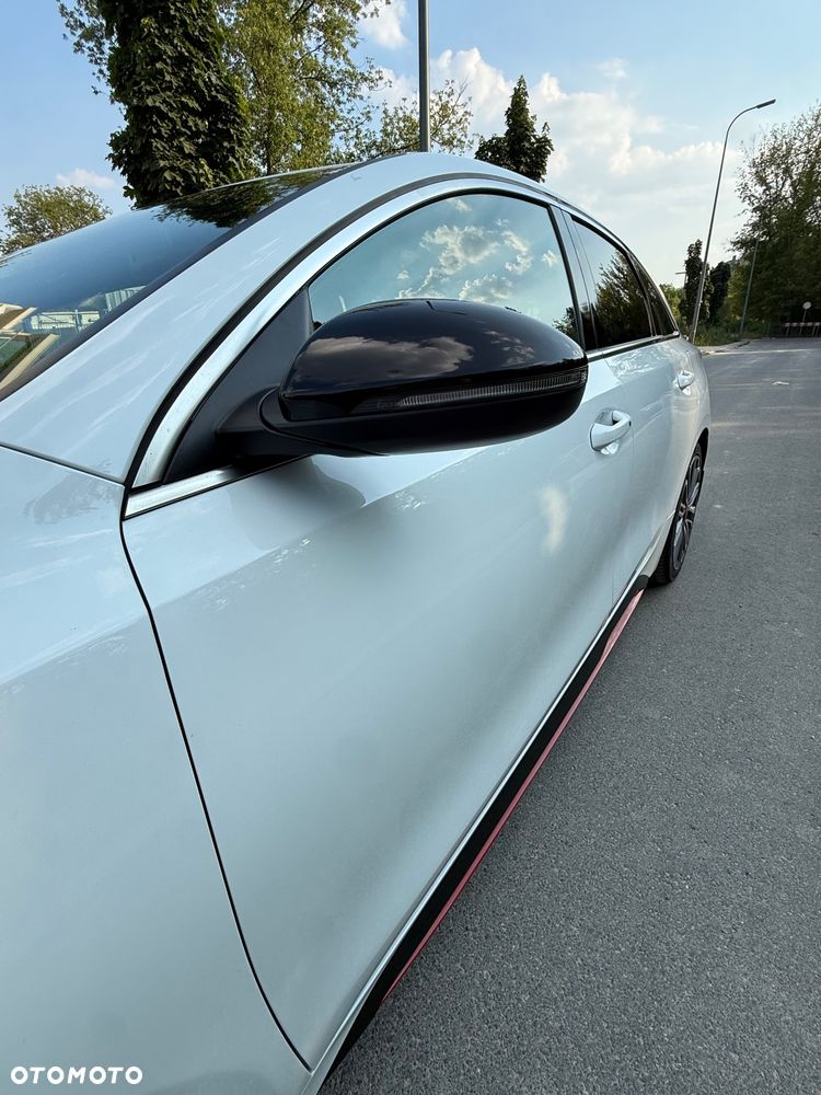 Kia ProCeed - 10