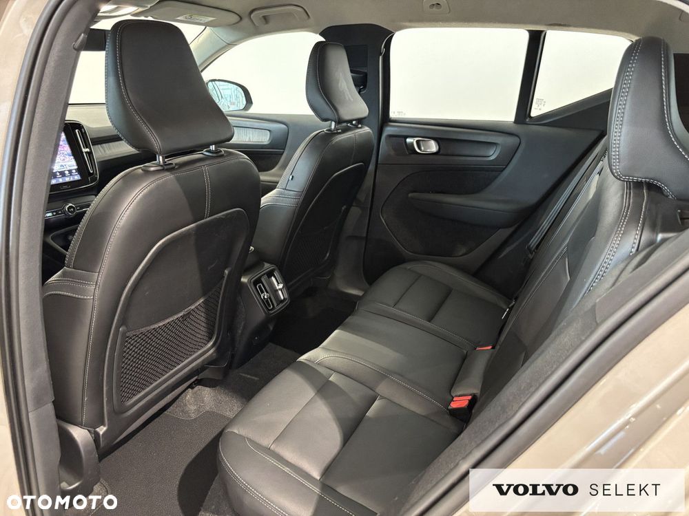 Volvo XC 40 - 18
