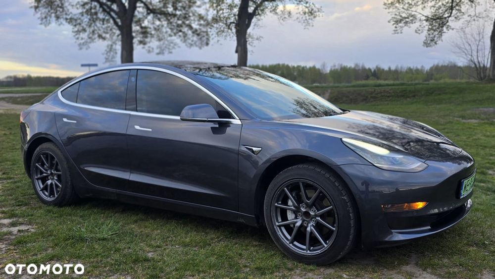 Tesla Model 3 - 2