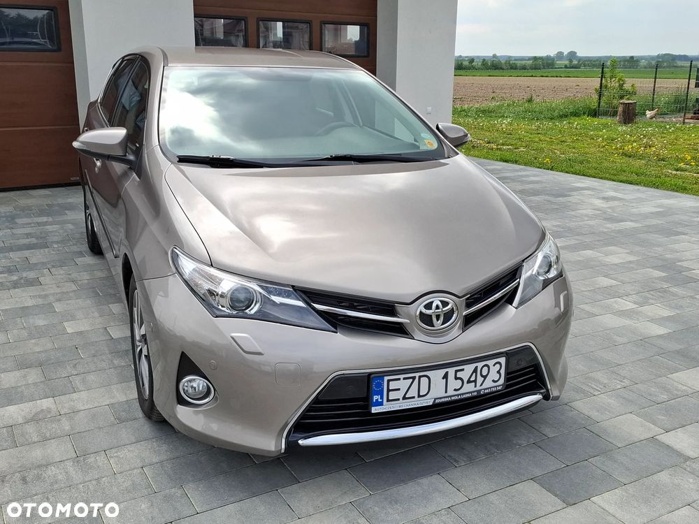 Toyota Auris 2.0 D-4D Executive - 25