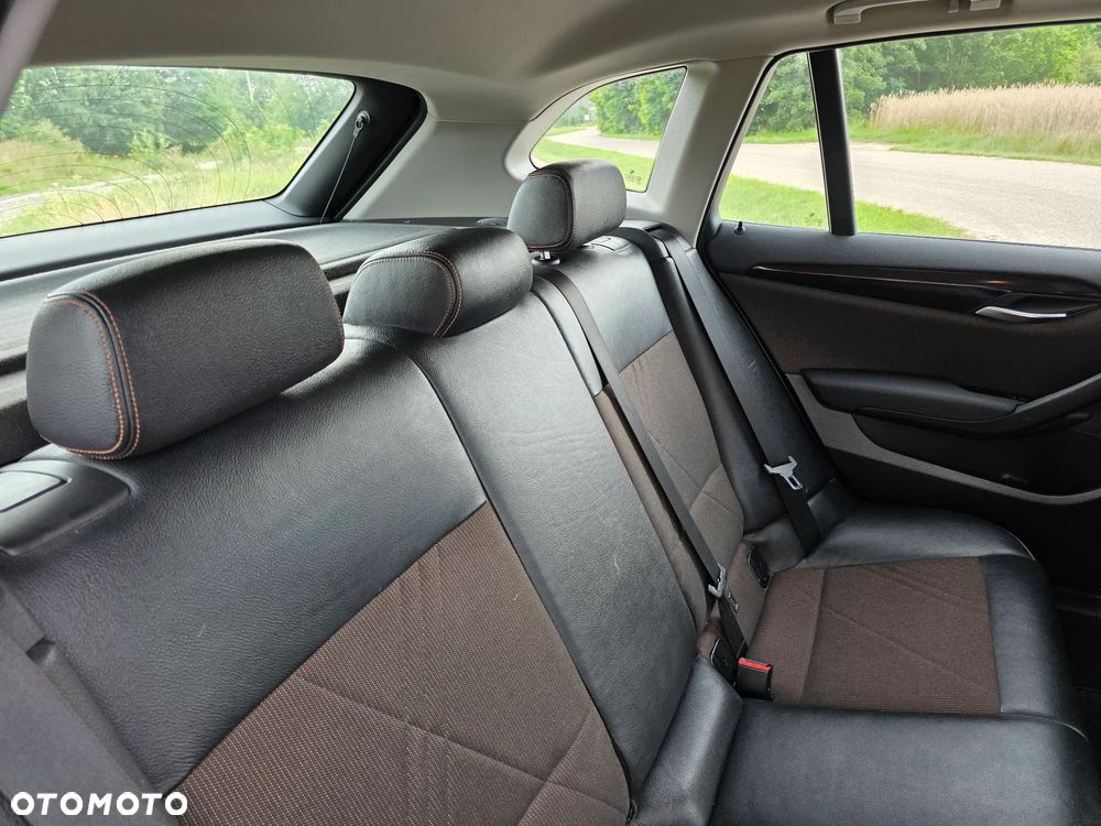 BMW X1 sDrive16d xLine - 27
