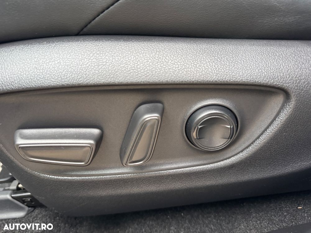 Toyota RAV4 2.5 PHEV VVT-iE 4x4 Style Bi-Tone - 15