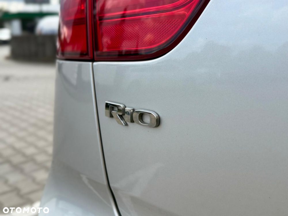 Kia Rio 1.4 Dream Team Edition - 12