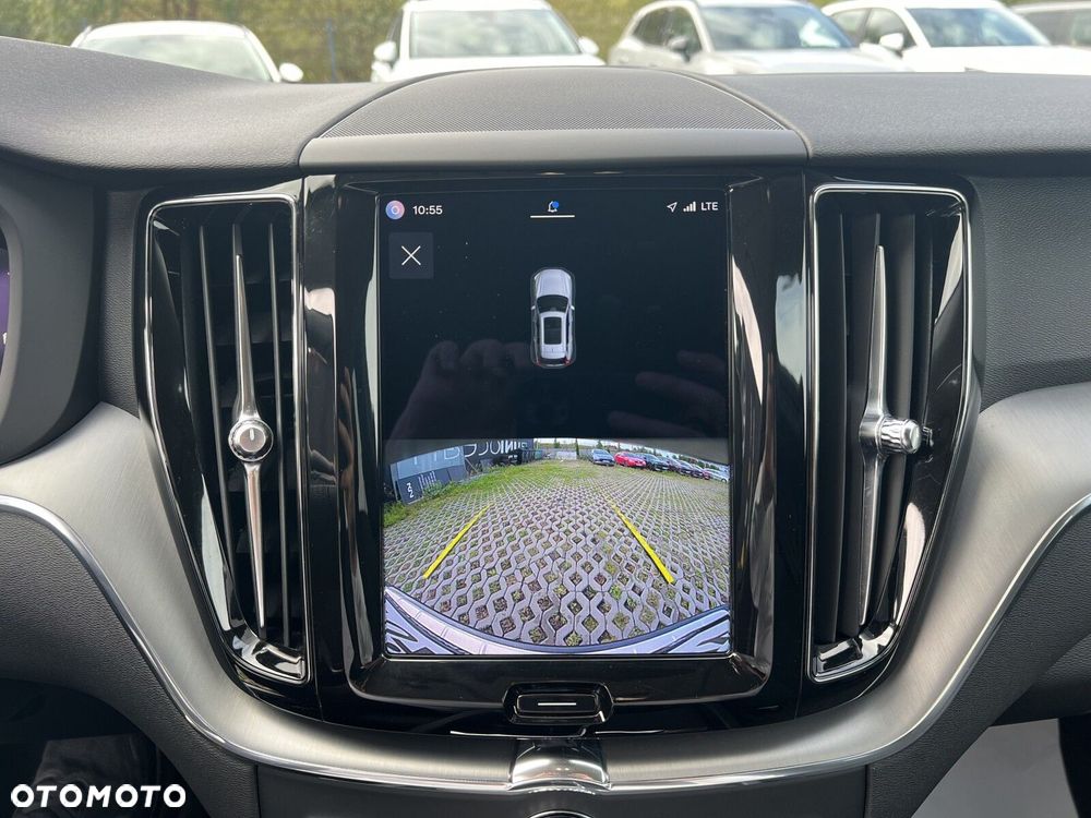 Volvo XC 60 B4 D Momentum Pro - 26