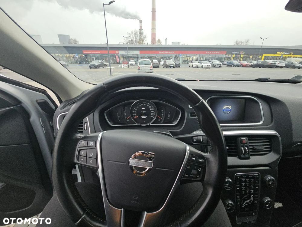 Volvo V40 D2 - 11