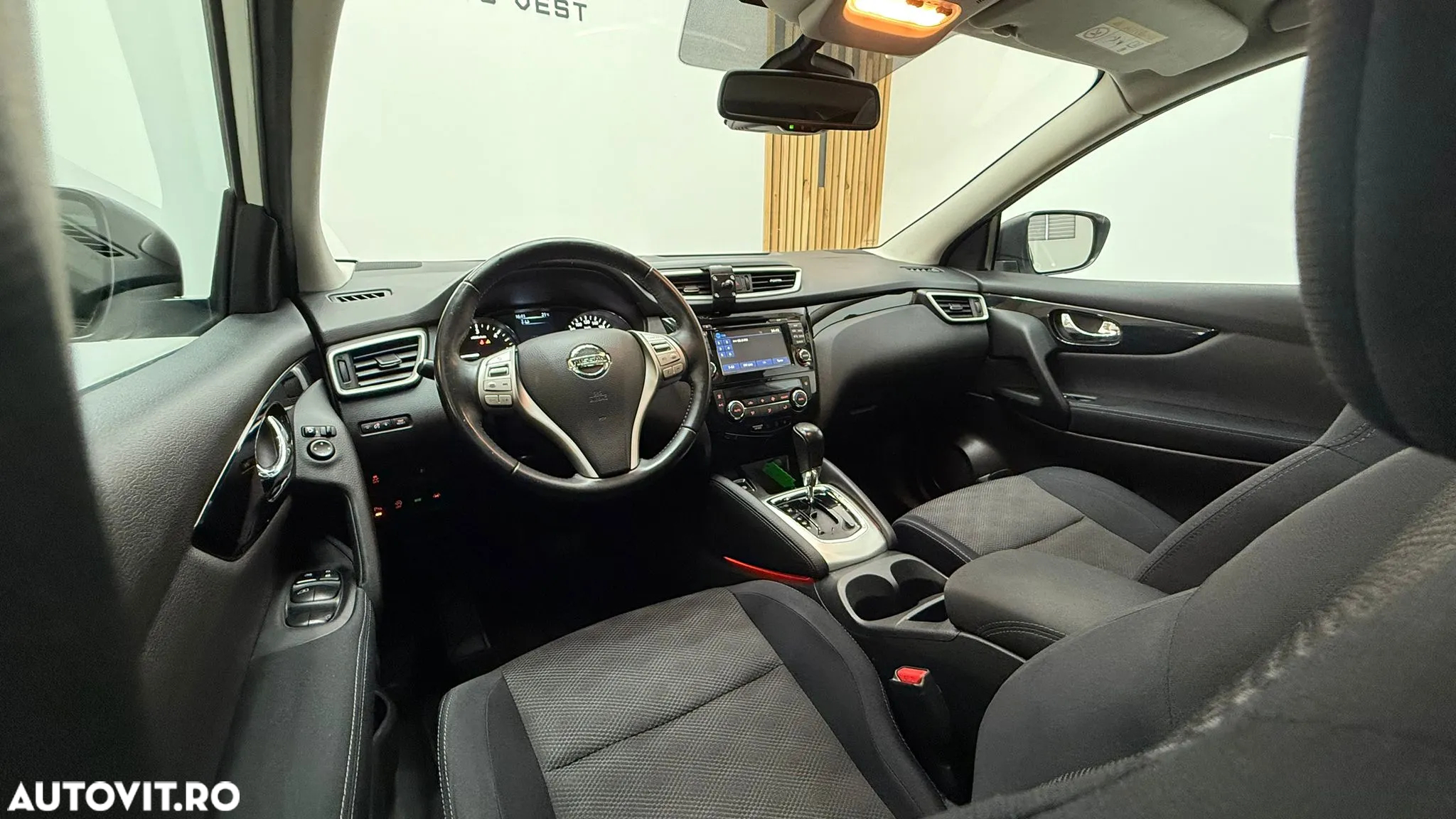 Nissan Qashqai 1.6 DCI Xtronic N-Connecta - 26