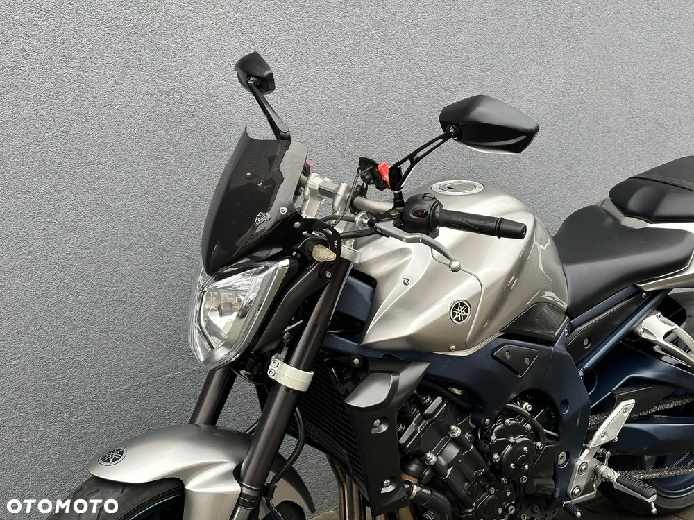 Yamaha FZ - 11