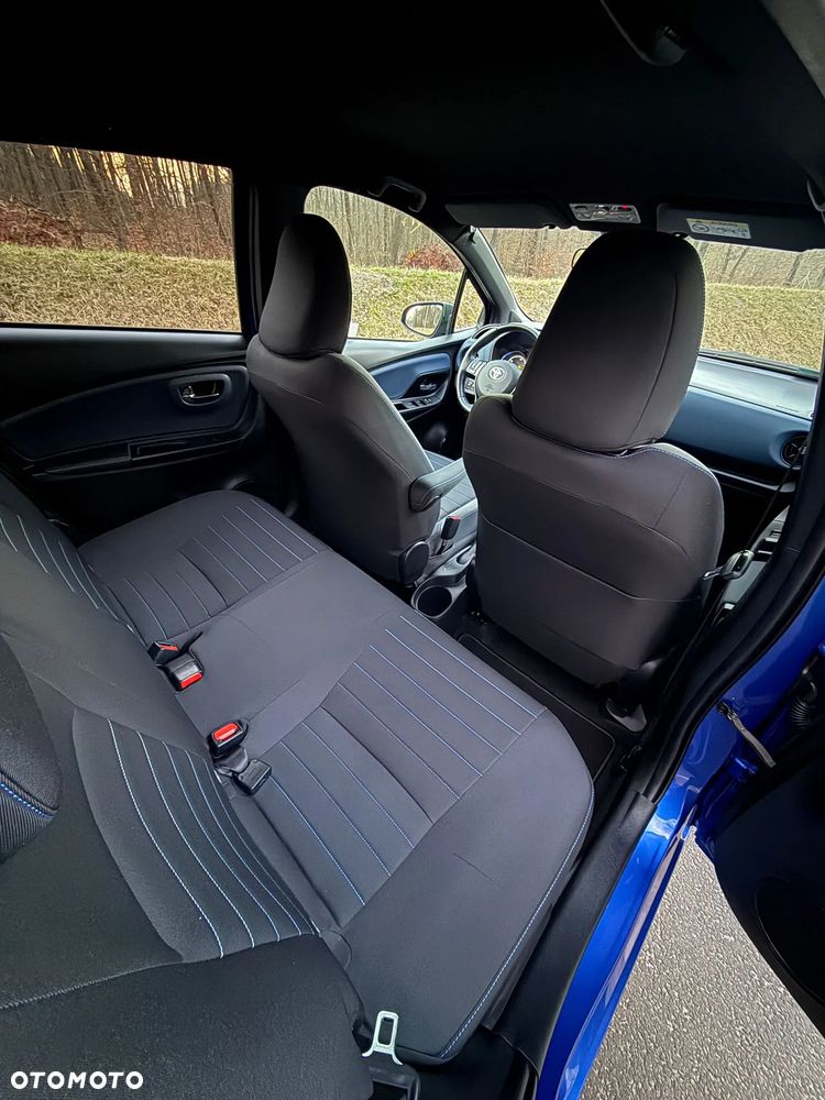 Toyota Yaris Hybrid 100 Selection Passion - 8