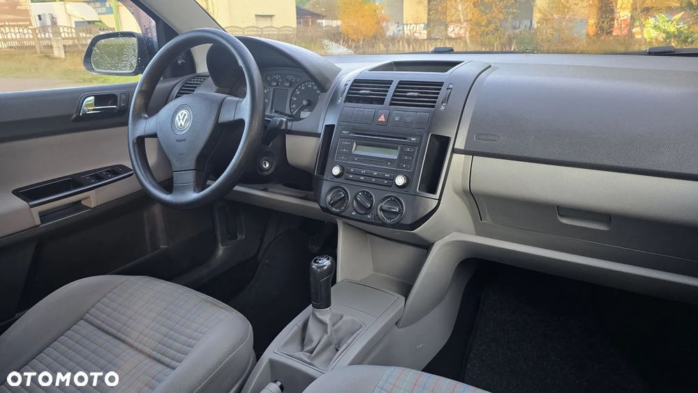 Volkswagen Polo 1.4 16V Trendline - 26