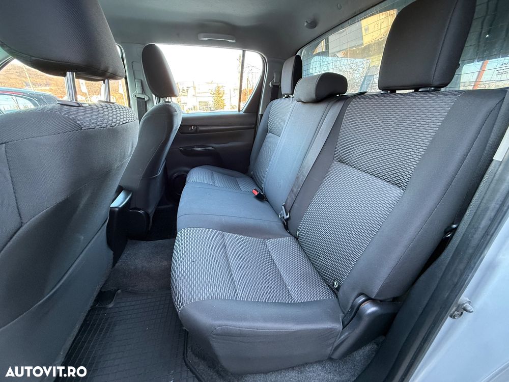 Toyota Hilux 4x4 Double Cab M/T Comfort - 18