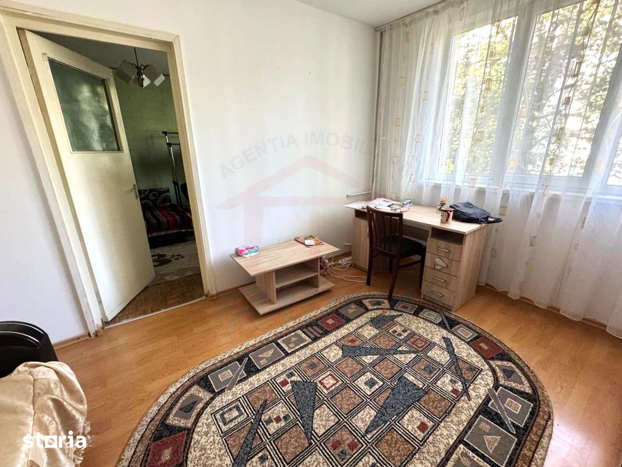 Apartament 2 camere, semidecomandat, etaj 1, Micro 19 — fotografia 1
