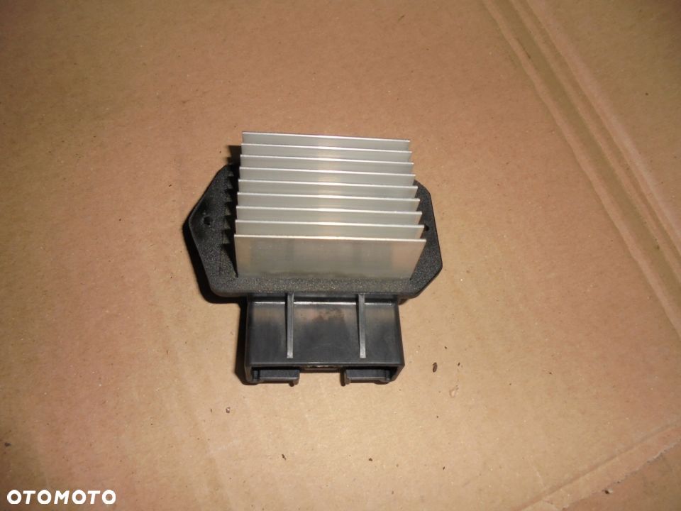 OPORNICA REZYSTOR DMUCHAWY TOYOTA VERSO AVENSIS T25 COROLLA E12 4993002121 - 1