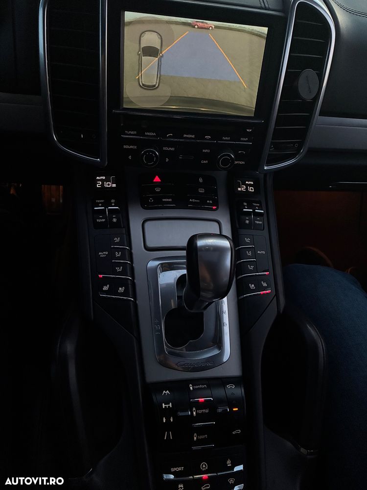 Porsche Cayenne - 15