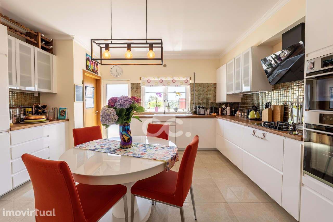 Moradia T4 em Condomínio Privado no Carvalhal – O equilíbrio perfeito - Grande imagem: 4/39