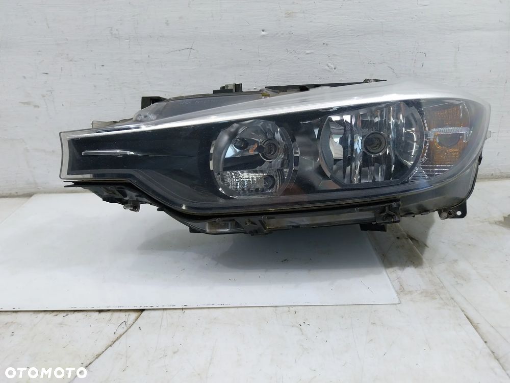 BMW F30 LAMPA LEWA PRAWA ZWYKŁA EUROPA CAŁA ŁADNA NIE USZKODZONA 7259524 7259523 - 3