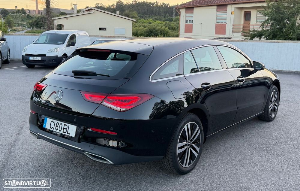 Mercedes-Benz CLA 250 e Shooting Brake Progressive - 13