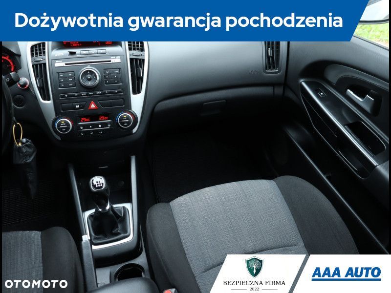 Kia Ceed - 9