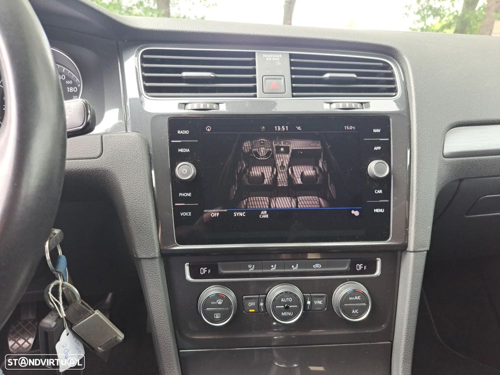 VW Golf 1.6 TDI Highline - 23