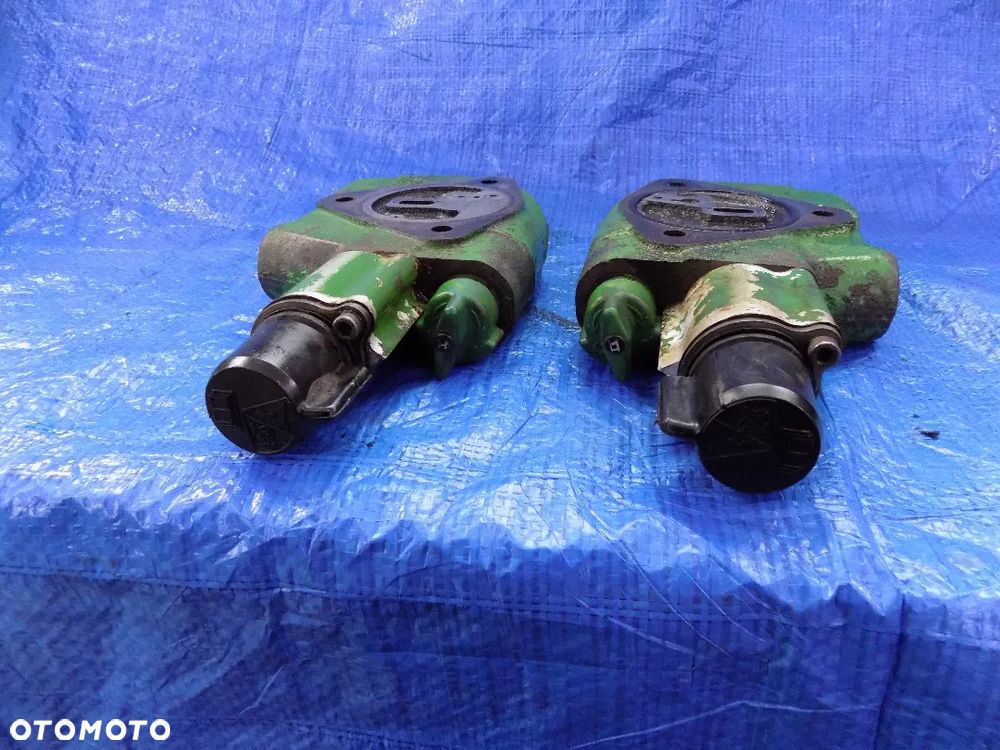 sekcja rozdzielacza hydraulicznego 8506e john deere 6300 6100 6200 6400 - 6