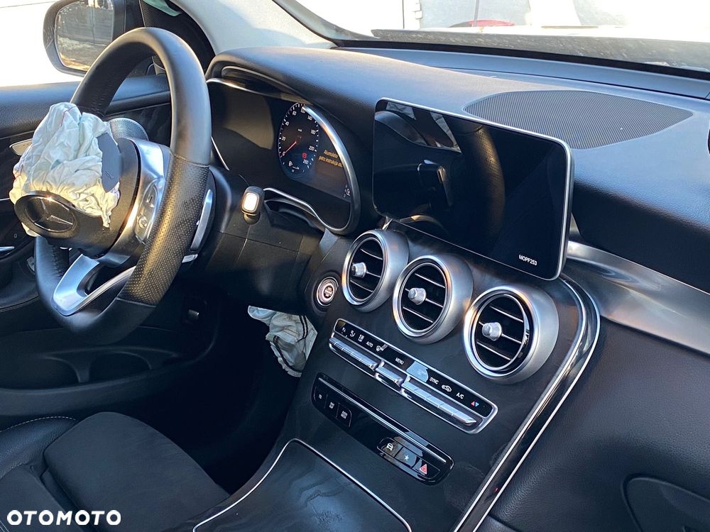 Mercedes-Benz GLC - 12