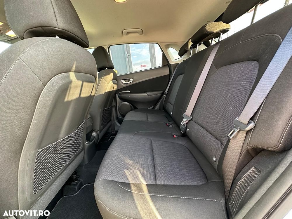Hyundai KONA - 10