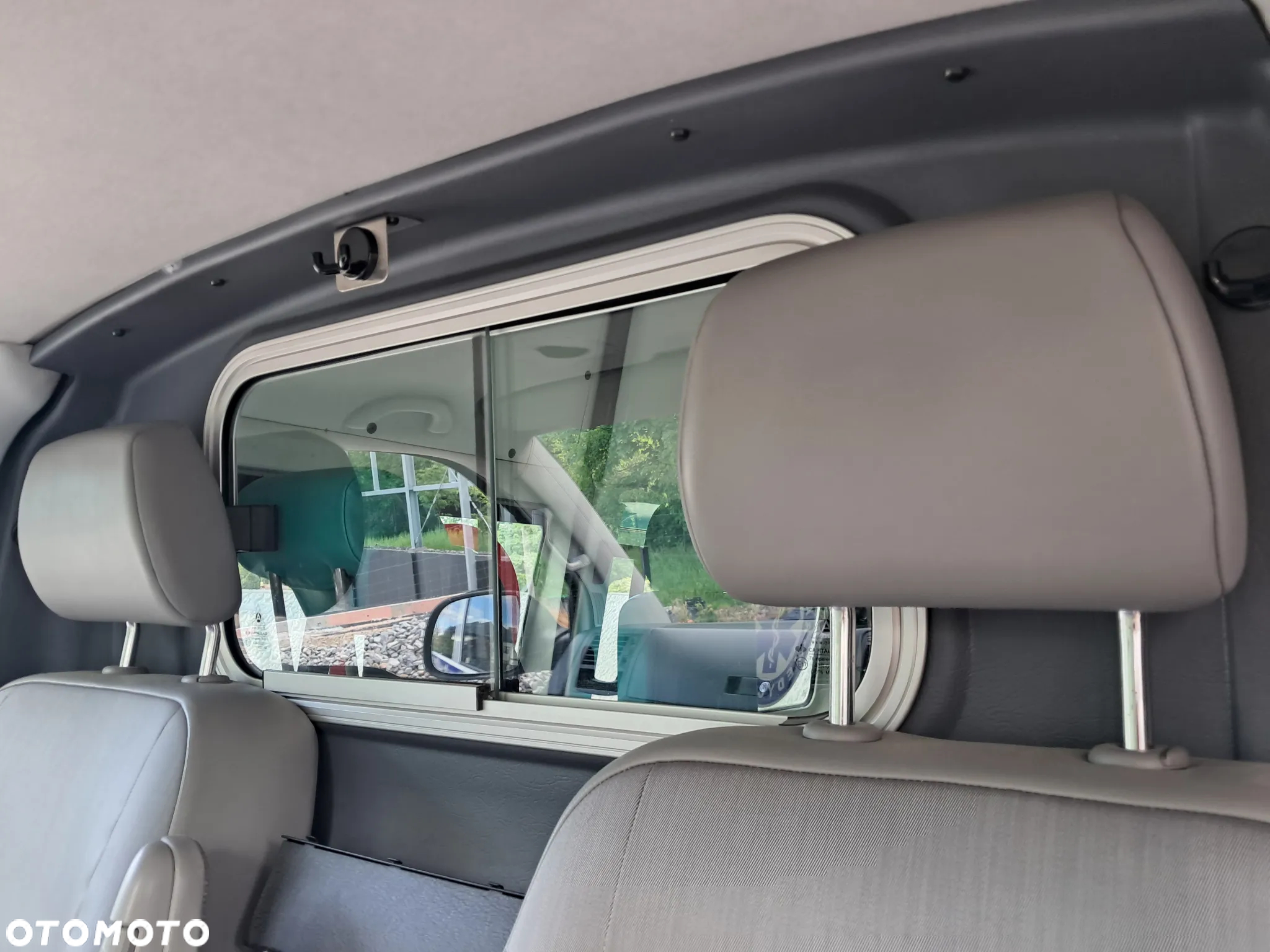 Volkswagen Transporter T5 Karetka Ambulans 4X4 - 24