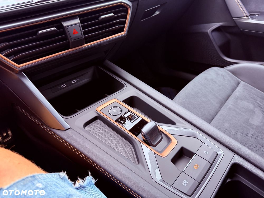 Cupra Leon 1.5 eTSI mHEV Tribe Edition DSG - 28