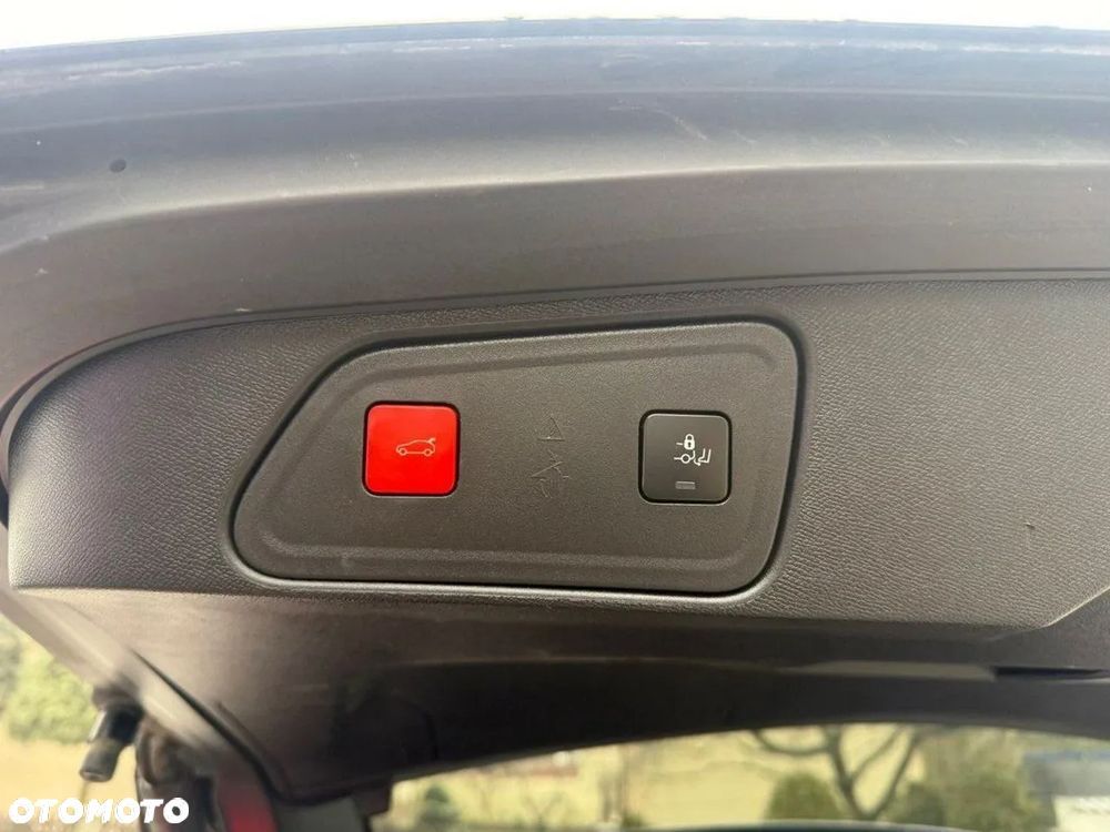 Peugeot 3008 225 e-EAT8 Allure Pack - 12