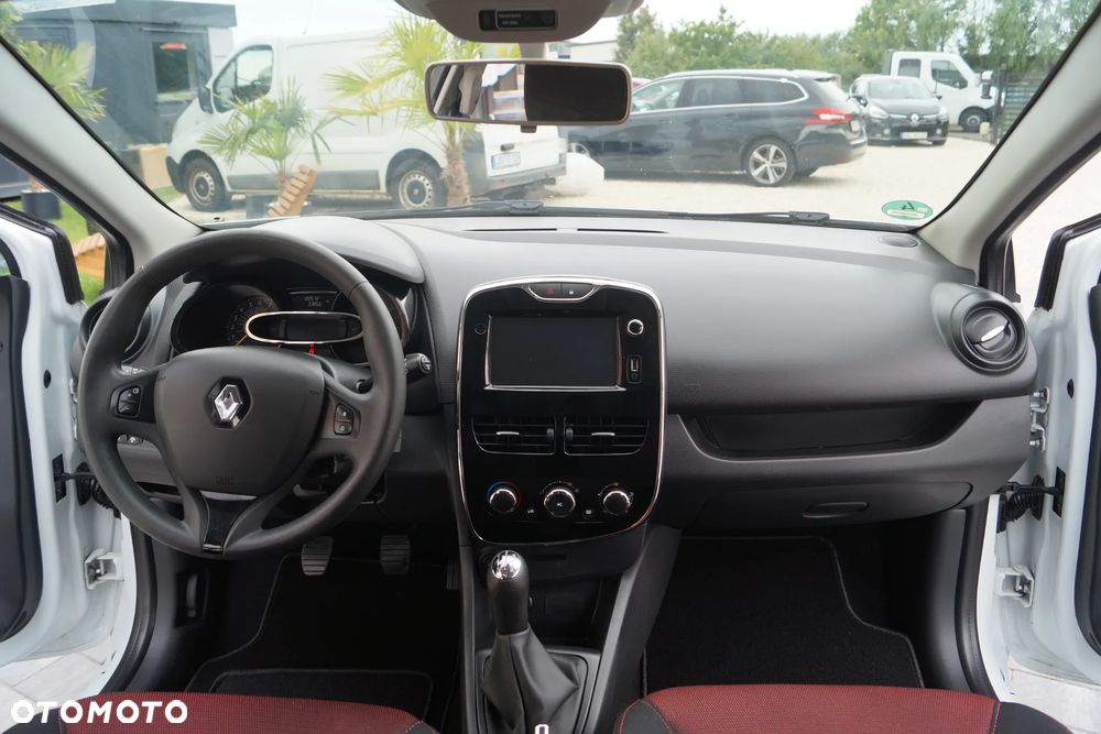 Renault Clio 1.2 16V 75 LIMITED - 9