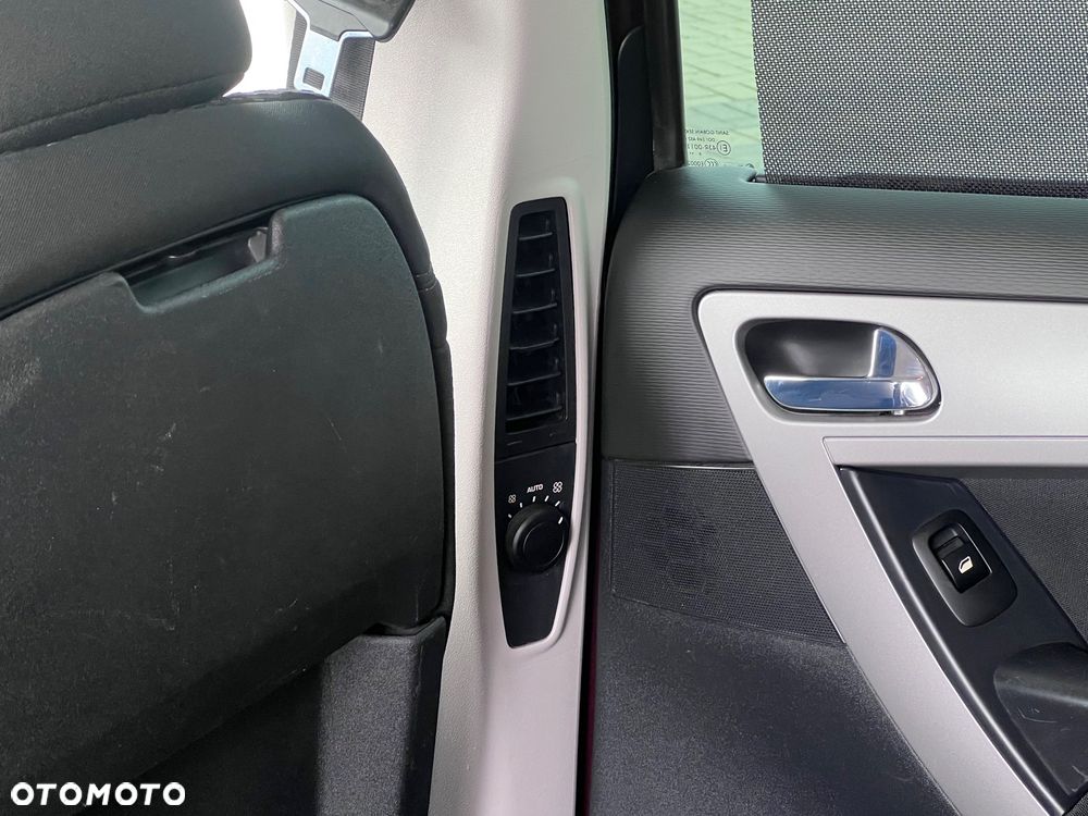Citroën C4 Picasso 1.8 16V Advance - 29