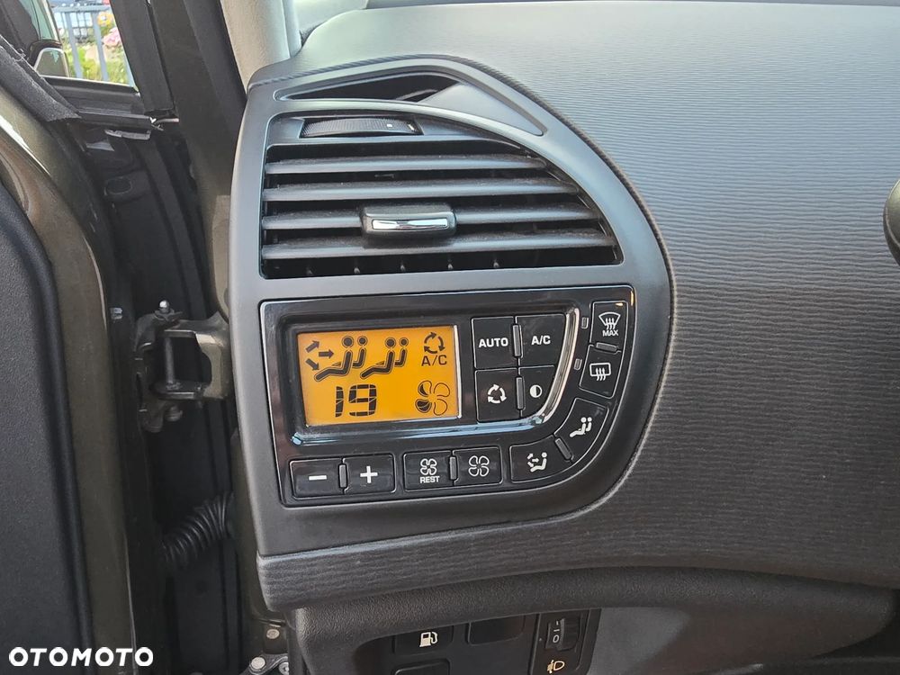 Citroën C4 Grand Picasso - 33