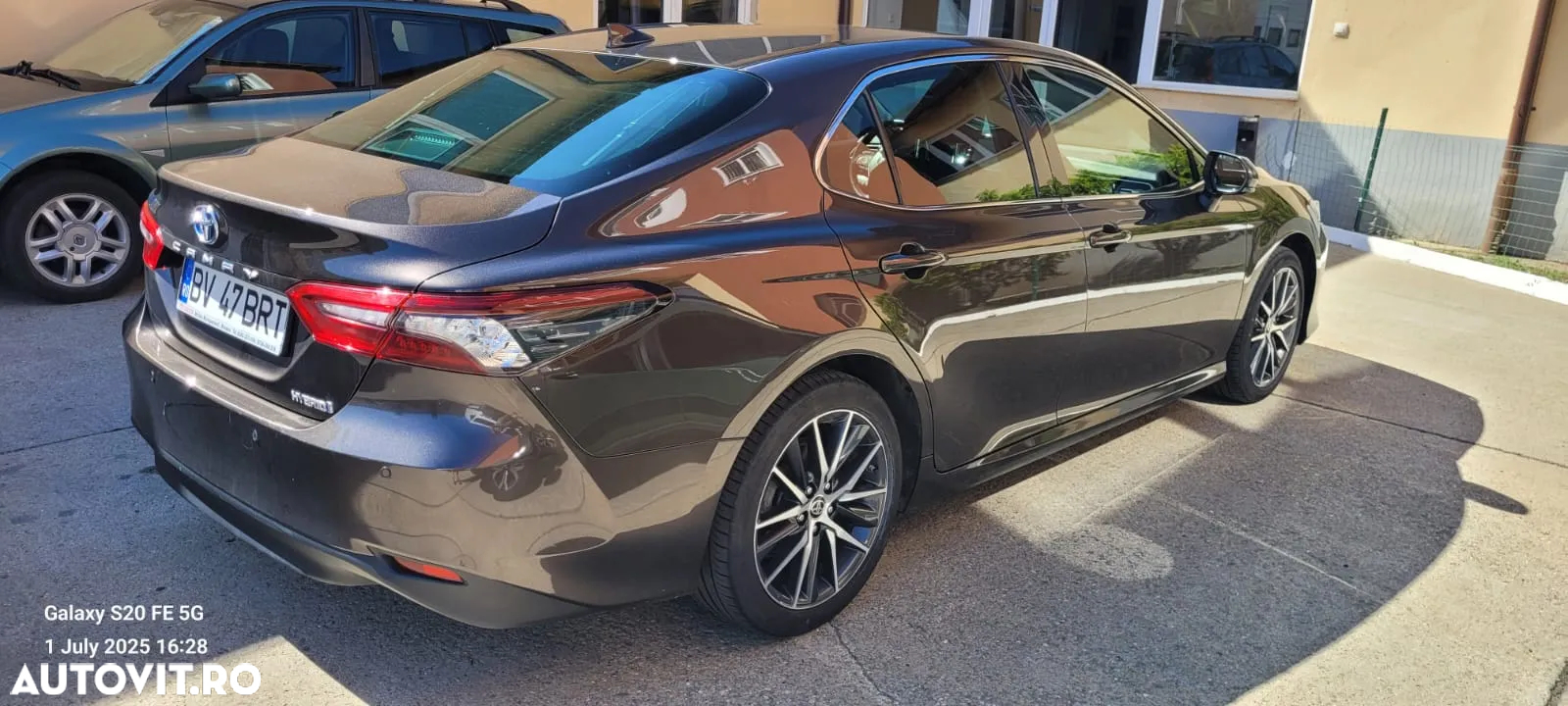 Toyota Camry - 2