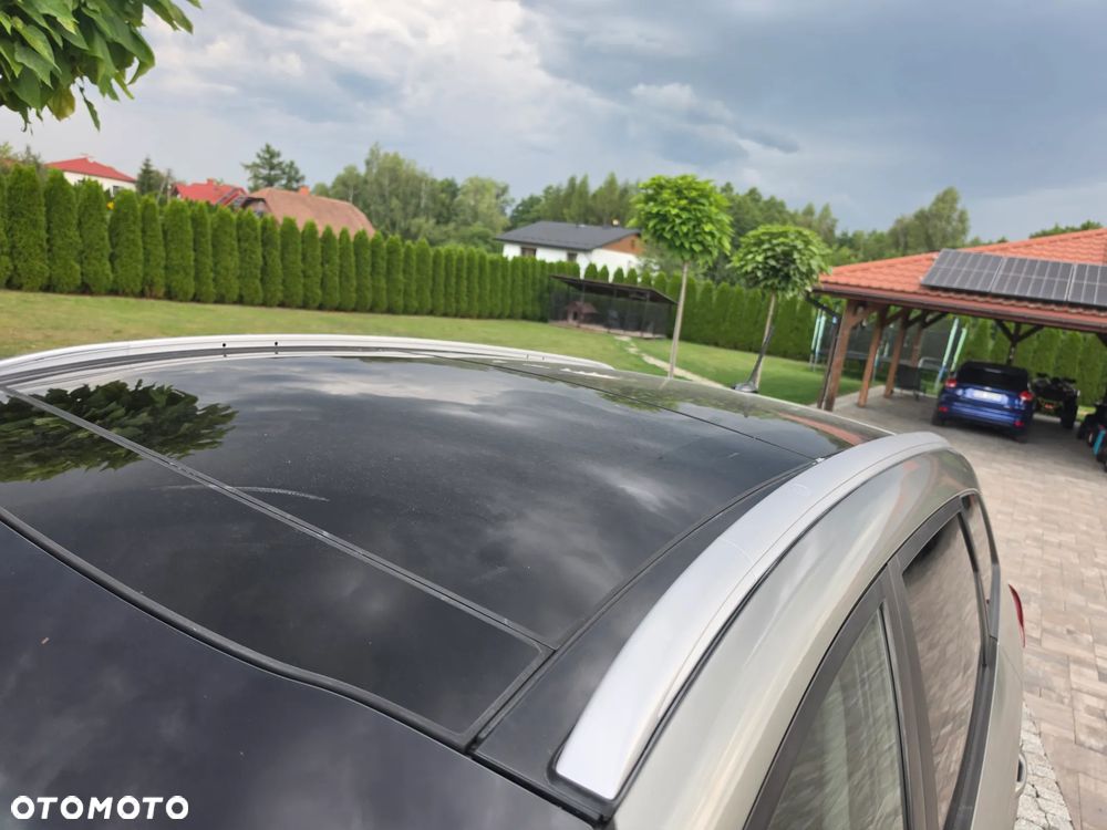 Kia Carens 1.7 CRDi 115 Dream-Team Edition - 21