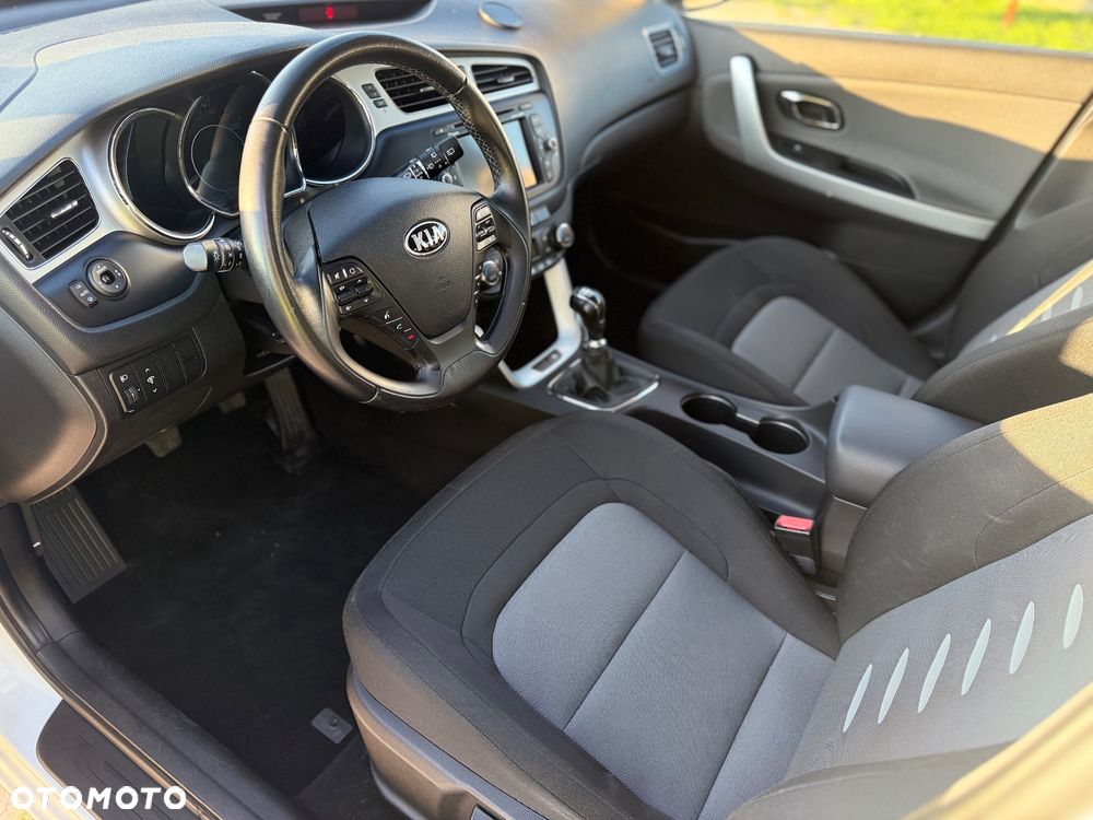 Kia Ceed - 12