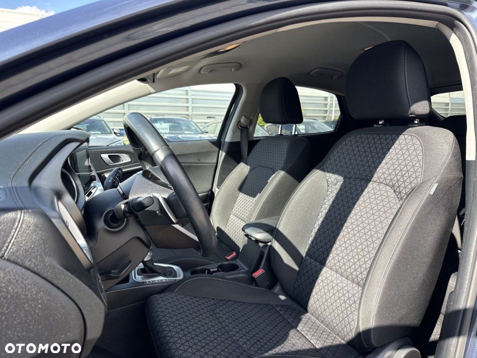 Kia XCeed - 12