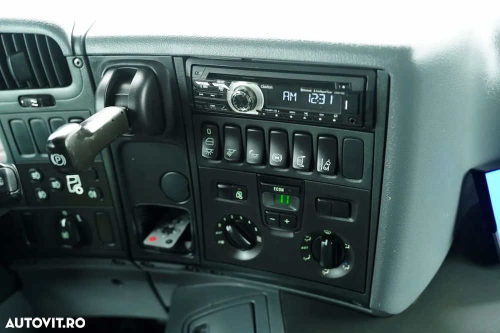 Scania P 320 / SOLO / CORTINĂ - 8.5 M / 4X2 / DHOLLANDIA LIFT / PODEA REZISTENTĂ / EURO 6 - 33
