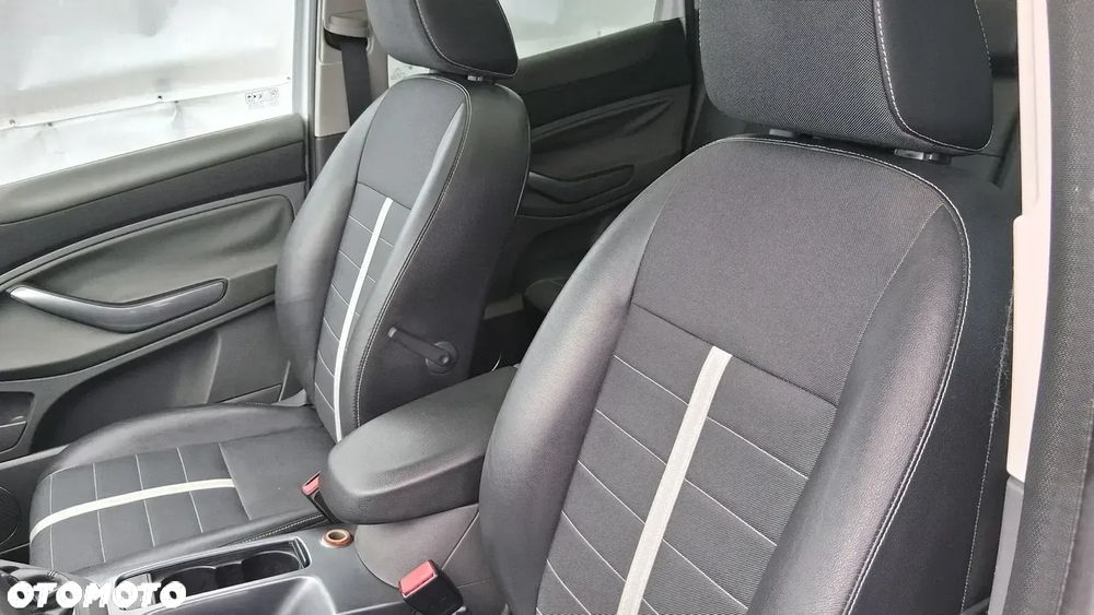 Ford Kuga 2.0 TDCi 4WD Titanium - 17